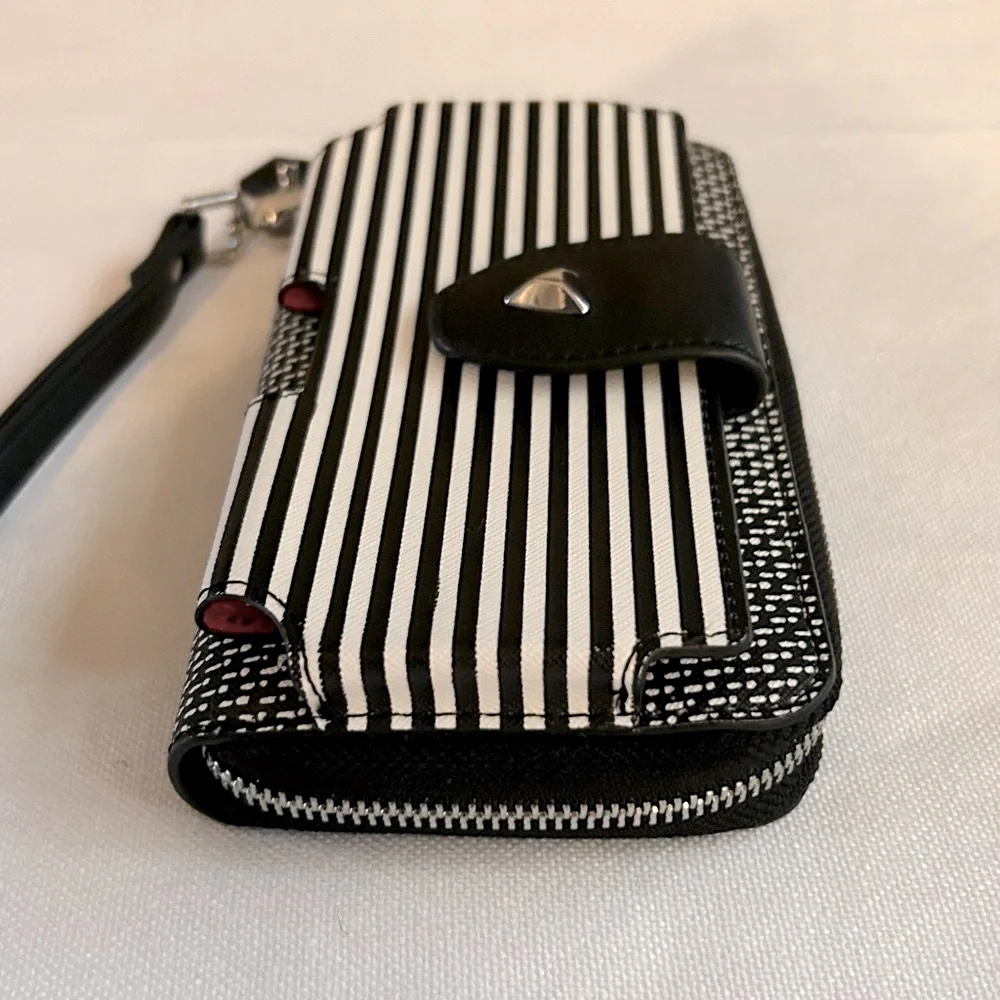Stella & Dot Madison Tech Black White Patterned Zip Close Wristlet Wallet EUC